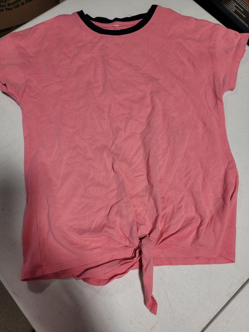 Source Unknown Pink Short Sleeve Tie-Front Tee with Black Trim